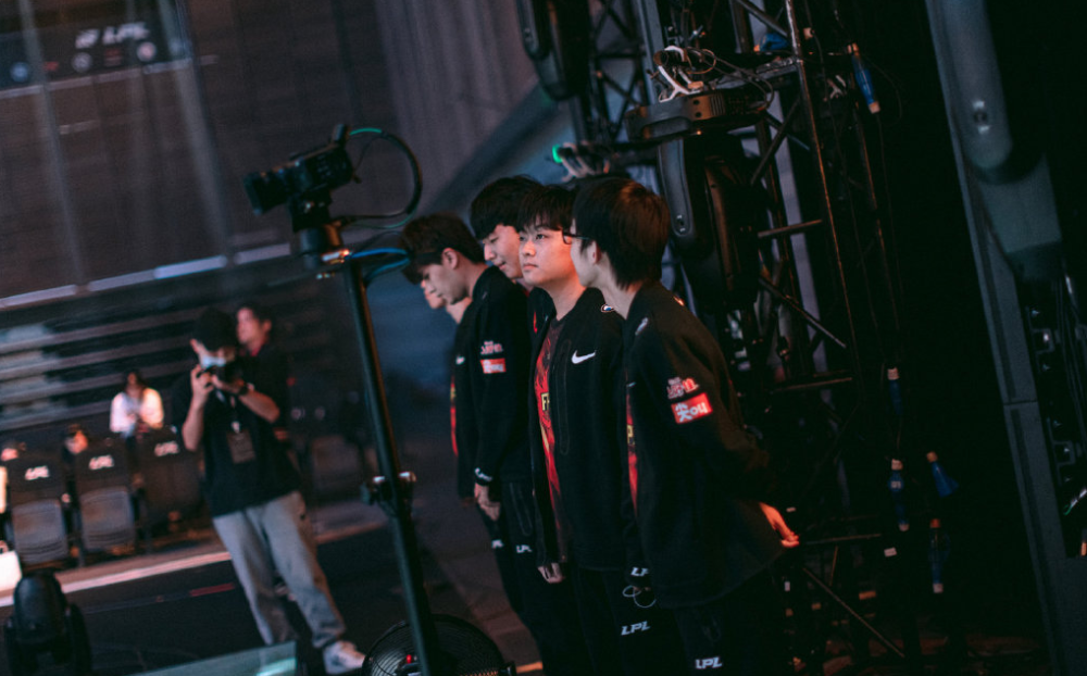 Ning重要时刻出色防守，FPX带队取胜！的简单介绍